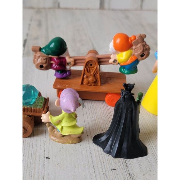 Disney evil queen doc dwarf Snow White playset princess Dopey toy figure - Picture 8 of 10